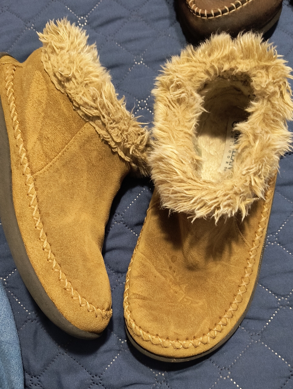 Magellan Outdoors Women's Faux-Fur Trim Slip-On Slippers - Tan